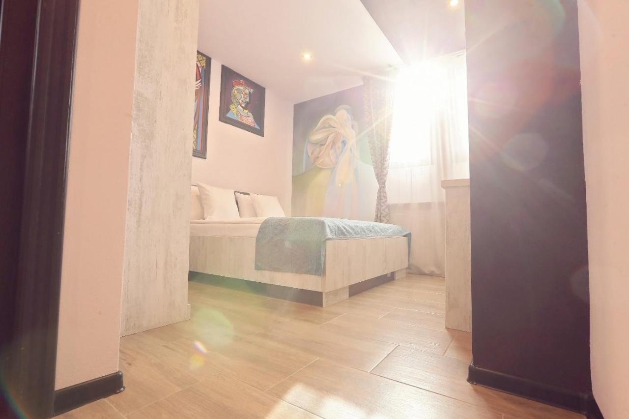 Dezire Guesthouse ไบเออลูนูไม ภายนอก รูปภาพ