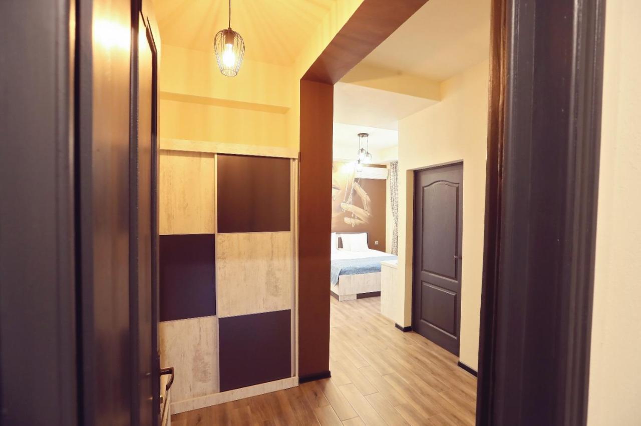 Dezire Guesthouse ไบเออลูนูไม ภายนอก รูปภาพ