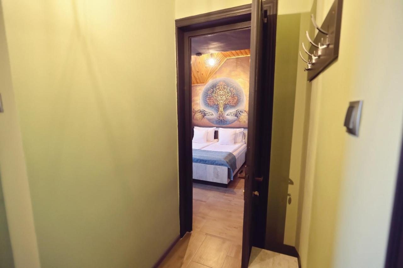 Dezire Guesthouse ไบเออลูนูไม ภายนอก รูปภาพ